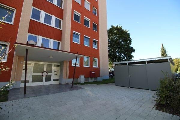 Eingangsbereich mit Müllbereich