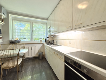Küche - Zwischen Kuhsee und Stadtwald – lichtdurchflutete Wohnung mit Wohlfühlcharakter