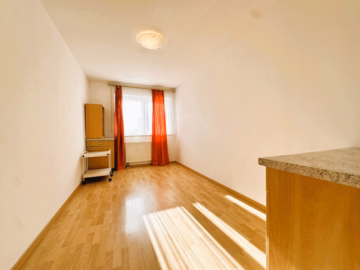 Schlafzimmer - Barrierefrei & betreut: 2-Zimmer-Wohnung für selbstständiges Wohnen im Alter