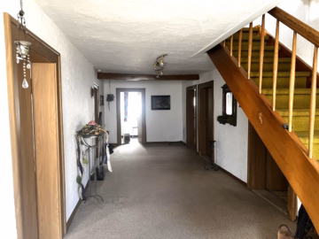 Eingangsbereich - ***Geschichte zum Anfassen: Bauernhaus in Dinkelscherben mit unverwechselbarem Flair zu kaufen***