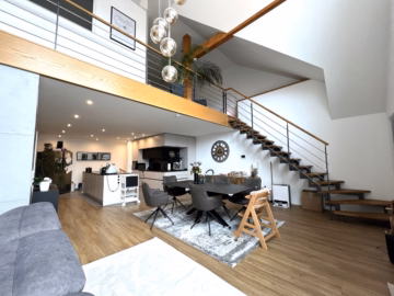 Wohn,- Ess- und Kochbereich - Exklusive Maisonette Wohnung neuwertig mit Energieeffizienzklasse B