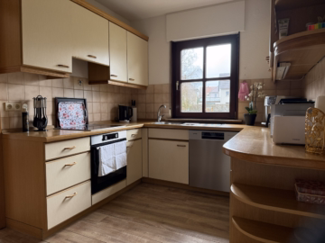 Küche EG - ***Nachhaltig vermietetes Zweifamilienhaus mit 4,5% Mietrendite in Pfaffenhausen***