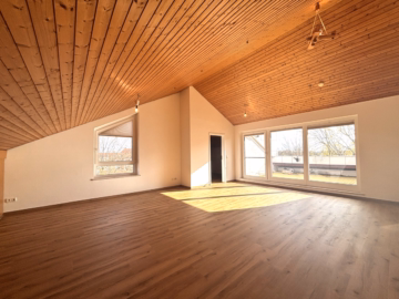 Wohnbereich - **Frisch renoviert und voller Charme – sofort bezugsfertig und mit praktischer Zusatzräumlichkeit**