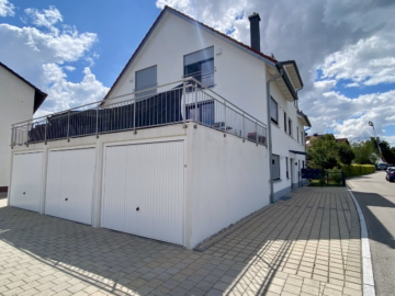 Garageneinfahrt - ***Ihr Zuhause auf zwei Ebenen – mit großer Terrasse und moderner Einbauküche (ablösefrei)***