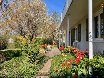 Ostansicht - ***Familienfreundliches Wohnhaus mit eingewachsenem Garten, Terrasse und Balkon in Schwabmünchen***!