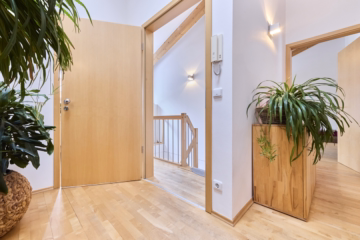 Eingangsbereich - Exklusives Wohnen im Grünen – großzügig, stilvoll mit Top Verkehrsanbindung