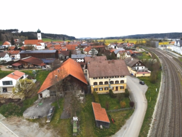 dji1683096746728 - Historisches Ensemble mit Gaststätte, Stallungen und vielfältigen Nutzungsmöglichkeiten zu kaufen
