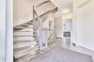 Eingangsbereich - Ihr neues Zuhause für die Familie – ruhig, modern, nachhaltig