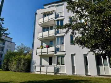 Aussenansicht Loggia - Helle Wohlfühlwohnung in beliebter Lage – stabile und seriöse Vermietung