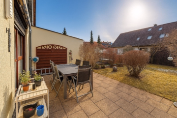 Süd-Terrasse - **EIN HAUS ZUM VERLIEBEN – EINZIEHEN UND WOHLFÜHLEN – KURZFRISTIG VERFÜGBAR**