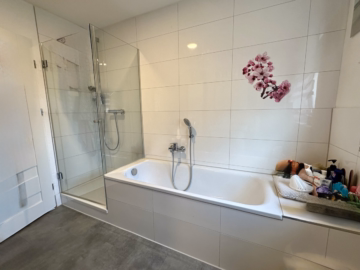 Bad EG - Renoviertes Mehrfamilienhaus 5,3% Rendite