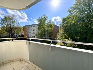Westbalkon - Nähe Kuhsee – Helle Wohnung mit zwei Balkons und viel Tageslicht