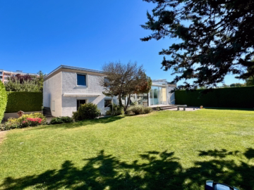 Gartenansicht - ***Stilvoller Bungalow mit großem Grundstück in Königsbrunn zu kaufen!***