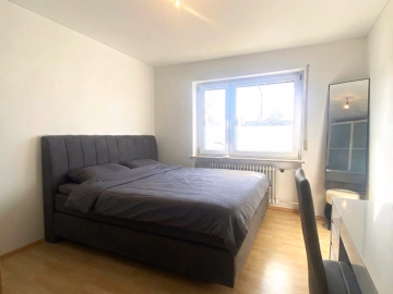 Schlafzimmer - Zentral leben & entspannt ankommen – charmante, modernisierte Wohnung im Hochparterre