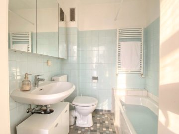 Badezimmer - Zentral leben & entspannt ankommen – charmante, modernisierte Wohnung im Hochparterre