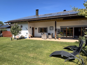 Südseite - +++ Helles Wohlfühlhaus für die junge Familie mit viel Garten +++