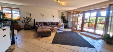 Wohnzimmer - +++ Helles Wohlfühlhaus für die junge Familie mit viel Garten +++
