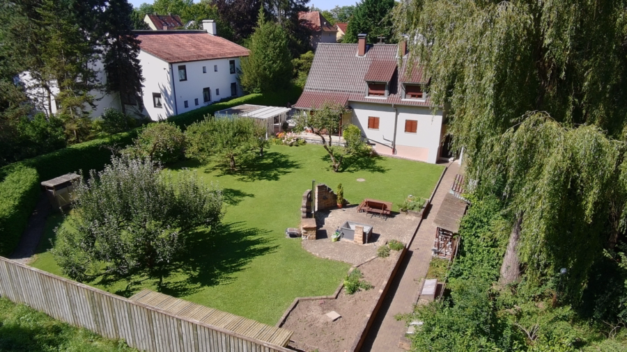 Luft-Aufnahme - ***AUSSERGEWÖHNLICHE GELEGENHEIT – PARKÄHNLICHES GRUNDSTÜCK WARTET AUF SIE!***