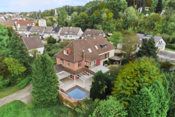 Südansicht - ***Familienidyll mit Pool in Westheim – Wohnen mit Stil & Weitblick ***