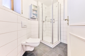 Badezimmer EG - Ein Ort zum Wohlfühlen: Reiheneckhaus in traumhafter Ammersee-Nähe