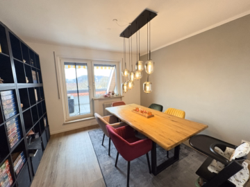 Esszimmer - **Maisonette-Wohnung – Das Gefühl von Zuhause auf zwei Ebenen**