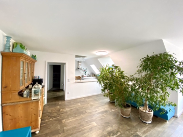 Wohn-/Esszimmer - Moderne Maisonette-Wohnung zum Verlieben – großzügig, hell & stilvoll!