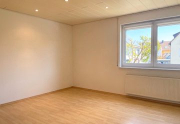 Schlafzimmer ausgeräumt - Ruhige Lage, durchdachter Grundriss – charmante Erdgeschosswohnung in Kaufering