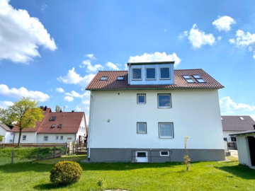 Gebäuderückansicht - ***Sofort bezugsfrei: 3-Zimmer-Wohnung mit Südbalkon & Garten, Umbau zur 4-Zimmer-Wohnung möglich***