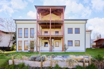 Außenansicht Ost - Die Brücke zu Ihrem neuen Lebenskonzept – großzügiges Zweifamilienhaus mit Traumgarten