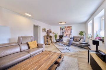 Wohnzimmer und Loungebereich - Großzügig, modern, besonders – Ihr Familienparadies in Graben