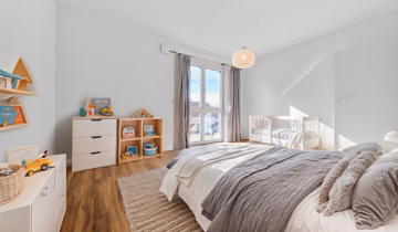 Schlafzimmer OG (KI Einrichtungsbeispiel) - Willkommen im neuen Zuhause! Lichtdurchflutete Neubau-DHH mit Garten in Ettringen