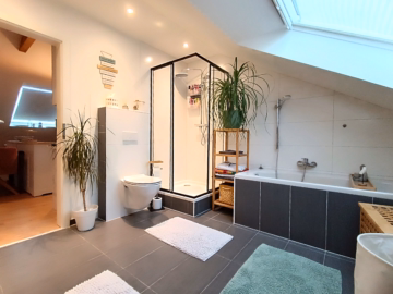 Badezimmer Ansicht 2 - **Ihr Wohntraum in Bobingen – moderne 4-Zimmer-Wohnung mit Terrasse, Stellplatz und Einbauküche**