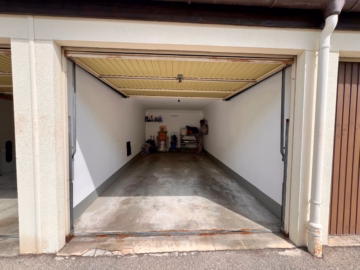 Einzelgarage - ***GEMÜTLICHE DG-WOHNUNG WARTET AUF NEUEN FEINSCHLIFF – SOFORT VERFÜGBAR***