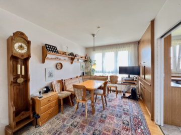 Essecke - Ihr Wohlfühlort in dieser charmanten 3-Zimmer-Wohnung mitten in Augsburg Pfersee
