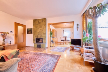 Wohn- und Essbereich - „Wohnen mit Stil und Raum – in einer der begehrtesten Lagen“