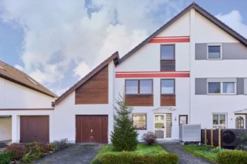 Außenansicht Hauseingang - Energieeffizienz trifft Wohnqualität – Doppelhaushälfte mit fortschrittlicher Technik