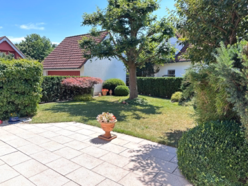 Terrasse - Zwei Terrassen, ein Traumhaus – Ihr Rückzugsort zum Wohlfühlen! Energieeffizienzklasse B!