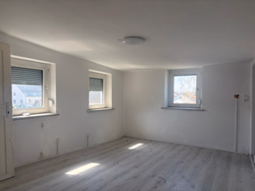 Schlafzimmer - ***Seltene Gelegenheit für Handwerker: Sanierungsbedürftiges Einfamilienhaus mit Potenzial***