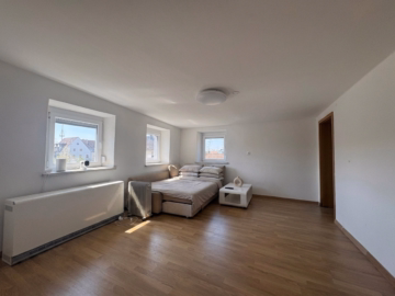 Wohnzimmer - ***Seltene Gelegenheit für Handwerker: Sanierungsbedürftiges Einfamilienhaus mit Potenzial***