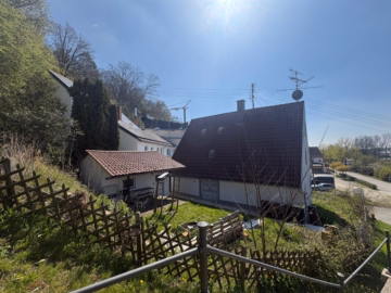 Außenansicht - ***Seltene Gelegenheit für Handwerker: Sanierungsbedürftiges Einfamilienhaus mit Potenzial***