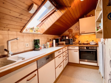 Küche Ansicht 1 - ***EIGENBEZUG ODER KAPITALANLAGE – SOFORT VERFÜGBARE – GROSSZÜGIGE DG-WOHNUNG***