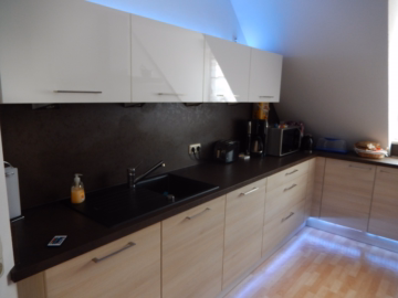 Blick in eine Wohnung - Rendite sucht Kapitalanleger! Wohn- und Geschäftshaus in Untermeitingen