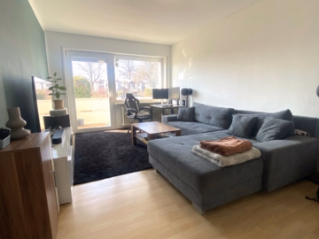 Wohnzimmer - Solide Wertanlage: Modernisierte 2‑Zimmer‑Wohnung in gefragter Lage