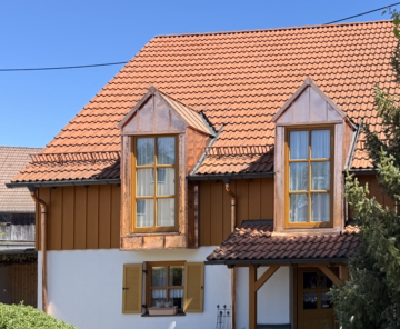 Eingang linke Haushälfte - 2-Familienhaus mit Ferien-Wohnungen, DG-Ausbau vorbereitet, 3er Carport und 4 STP in Waldberg kaufen