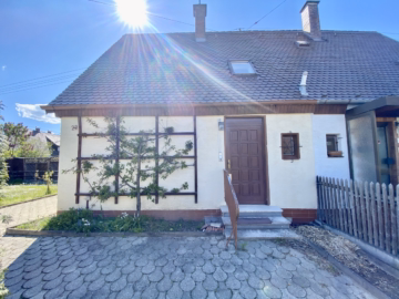 Eingang Ostseite - Siedlerhaus mit zusätzlichem Anbau und sonniger Gartenausrichtung in Bärenkeller zu kaufen!