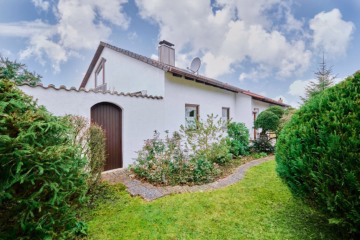 Hausansicht - „Wohnen mit Stil und Raum – in einer der begehrtesten Lagen“