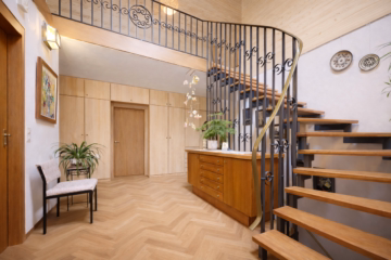 Beispielbild Eingangsbereich - „Wohnen mit Stil und Raum – in einer der begehrtesten Lagen“