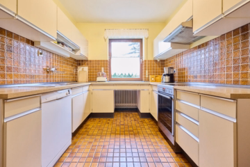 Küche - „Wohnen mit Stil und Raum – in einer der begehrtesten Lagen“