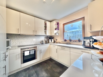 Küche - Gepflegtes Reiheneckhaus mit Garten in ruhiger Lage