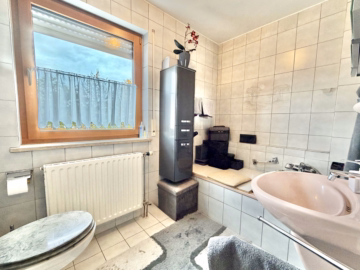 Badezimmer 1. OG - Gepflegtes Reiheneckhaus mit Garten in ruhiger Lage